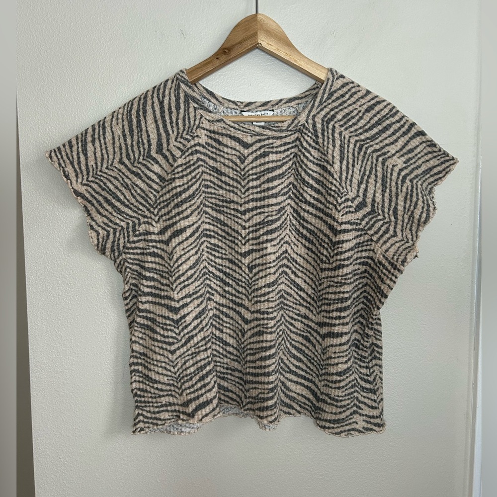 American Eagle Zebra Print Lettuce Hem Waffle Short Sleeve T Shirt Tee Size XL
